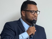 Aprovado na Câmara, Projeto do vereador Alex Gomes para denominar o Centro de Convivência de Maracás como 'Ana Selma Santos Oliveira' vai para sanção do Executivo
