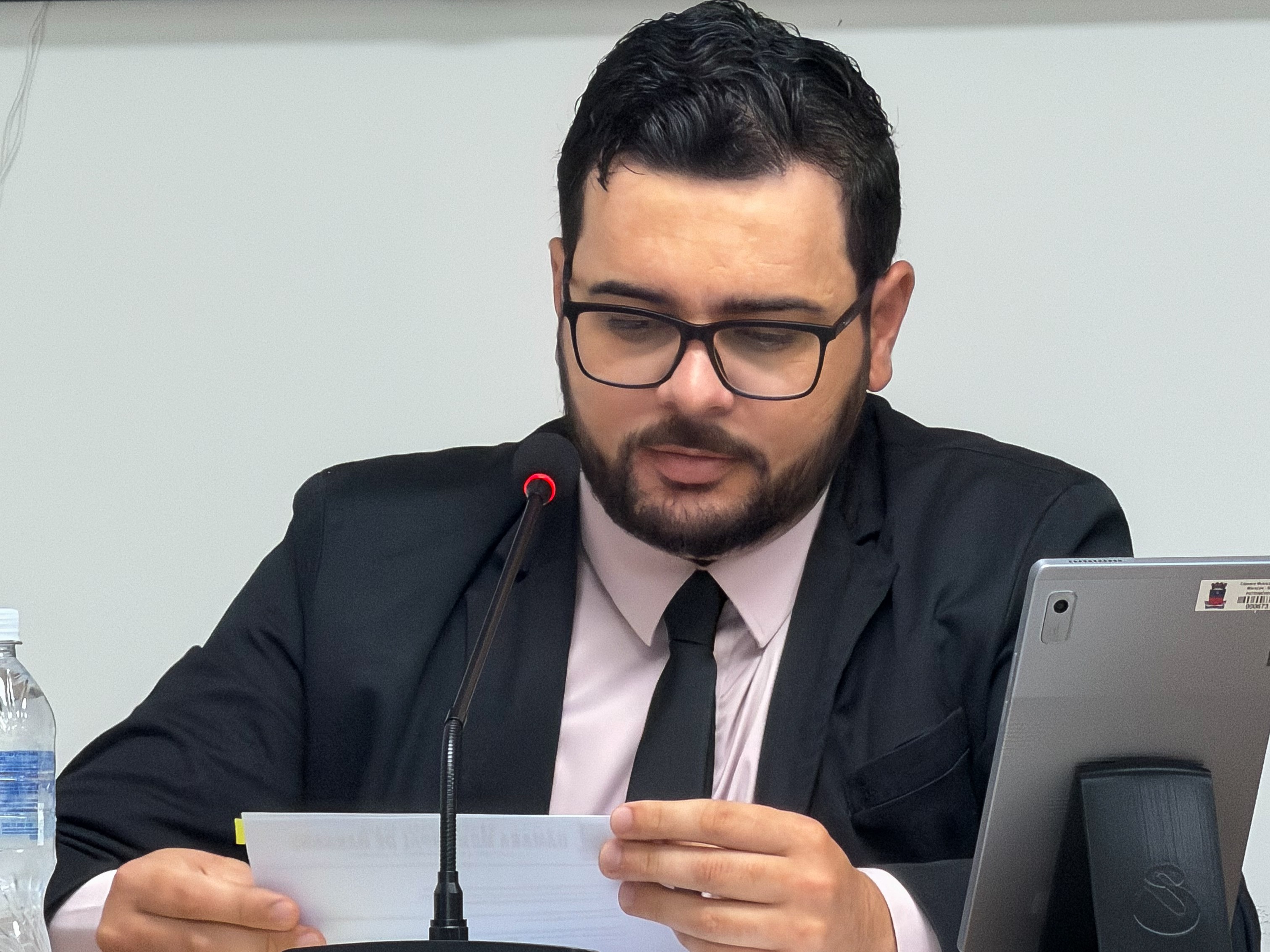 Câmara aprova Projeto do vereador Heraldo Júnior que dispõe sobre medidas de prevenção e responsabilização de tutores de cães em casos de ataque a rebanhos e outros animais de produção em Maracás. Proposta vai para sanção do Executivo