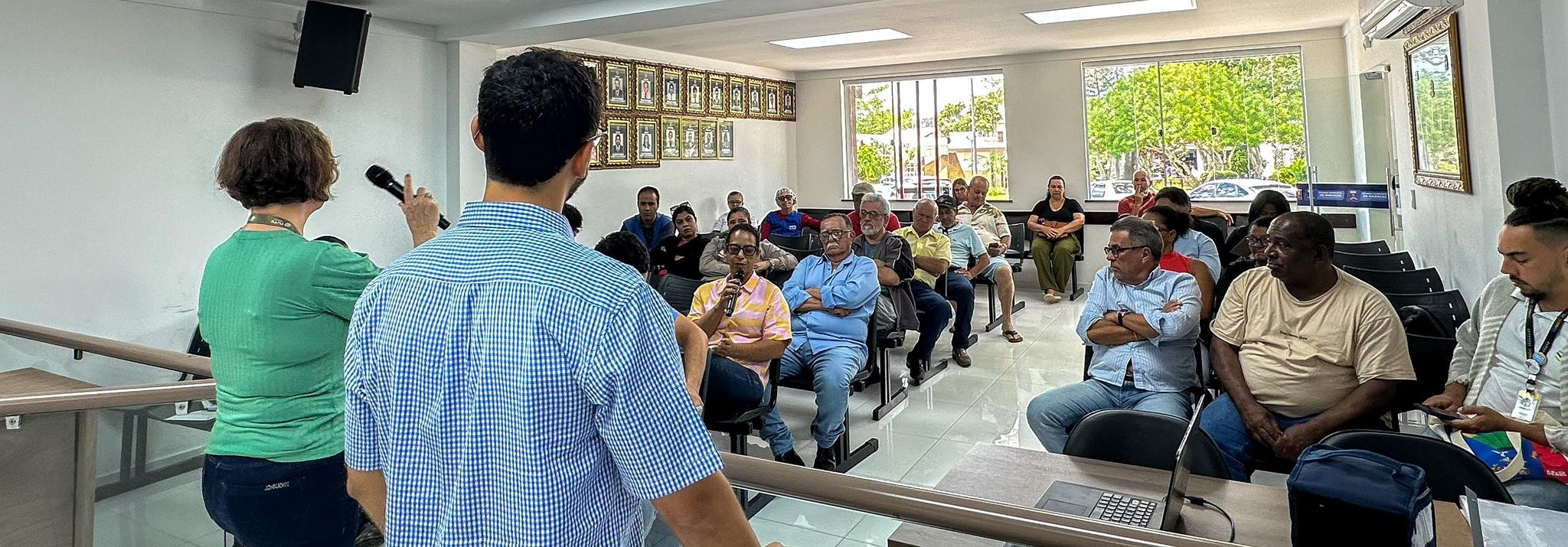 Câmara Municipal recebe reunião para tratar sobre o Plano de Saneamento Básico de Maracás