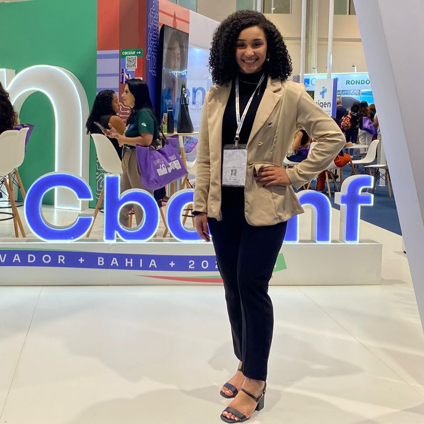 Com Moção de Aplausos, Vereador Heraldo Júnior parabeniza a estudante Maria Luiza Santana, pela participação no maior evento de Enfermagem do Brasil 