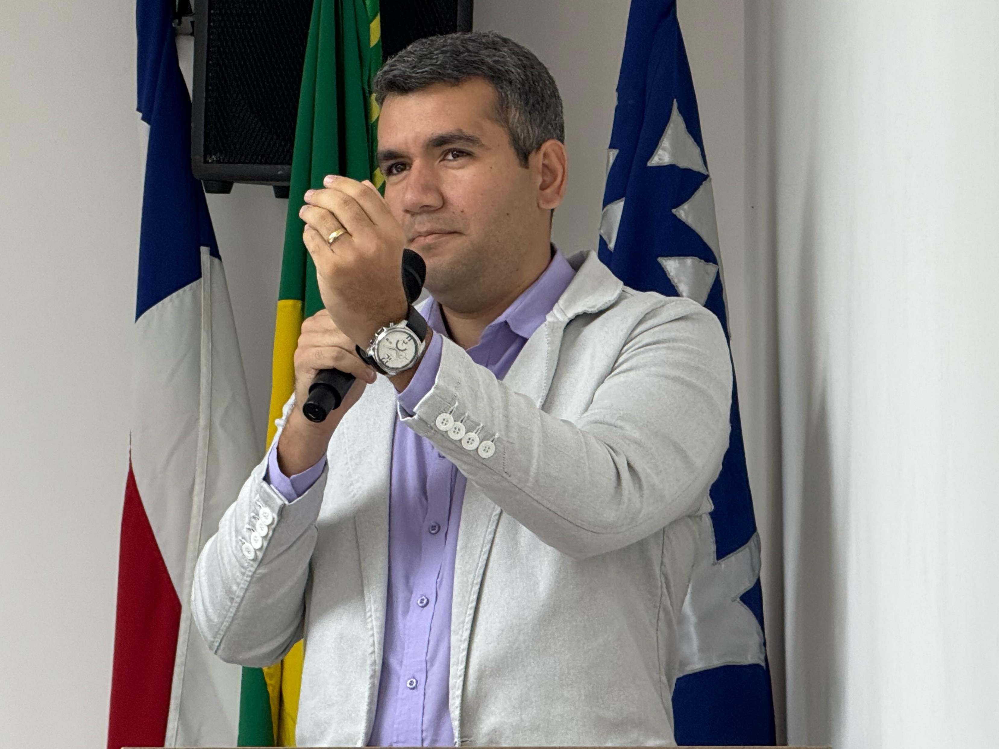Executivo sanciona Projeto de Lei do vereador Renê Almeida, que autoriza o Município a implantar o Programa Saúde na Escola, na rede pública de ensino