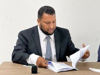 Executivo sanciona Projeto do vereador Alex Gomes com Emenda substitutiva, que dispõe sobre a regulamentação do uso de drones para pulverização agrícola em Maracás