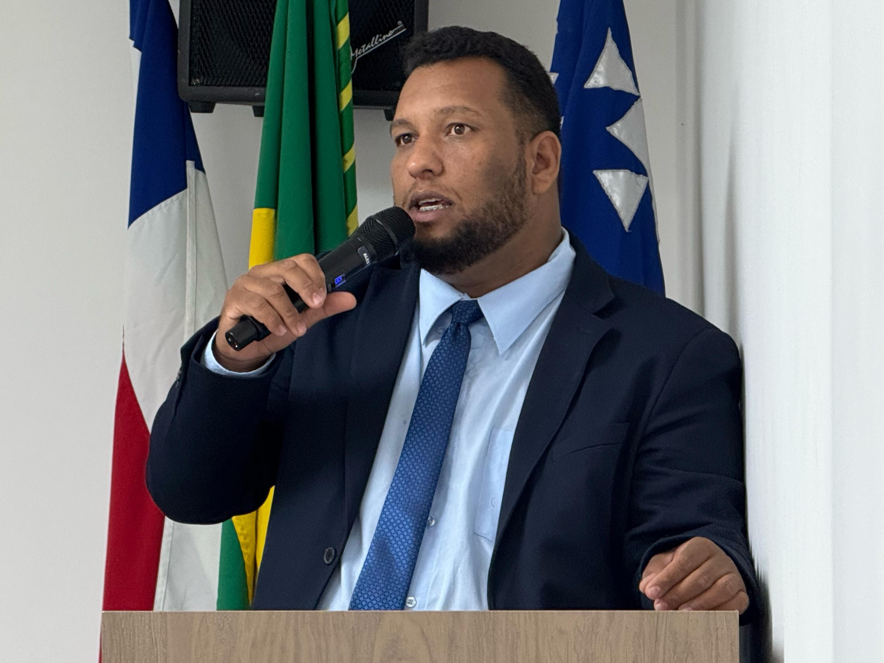 Executivo sanciona Projeto do vereador Alex Gomes (PDT) para denominar a Rua Nova do bairro Jiquiriçá como Rua Ambrosino Ribeiro Bento, popular 'Fiim cantador de Reis'
