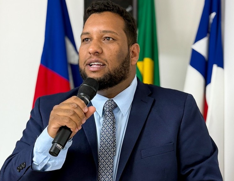 Vereador Alex Gomes indica ao Executivo a disponibilização de veículo próprio para transporte de famílias em vulnerabilidade social, até o INSS em outros municípios