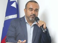 Vereador Edvaldo Santana - Pequeno (MDB) indica ao Executivo melhorias para o povoado da Tabua: a implantação de um ponto de ônibus no Km 10 (Rodovia BA-026) e um contêiner de lixo 