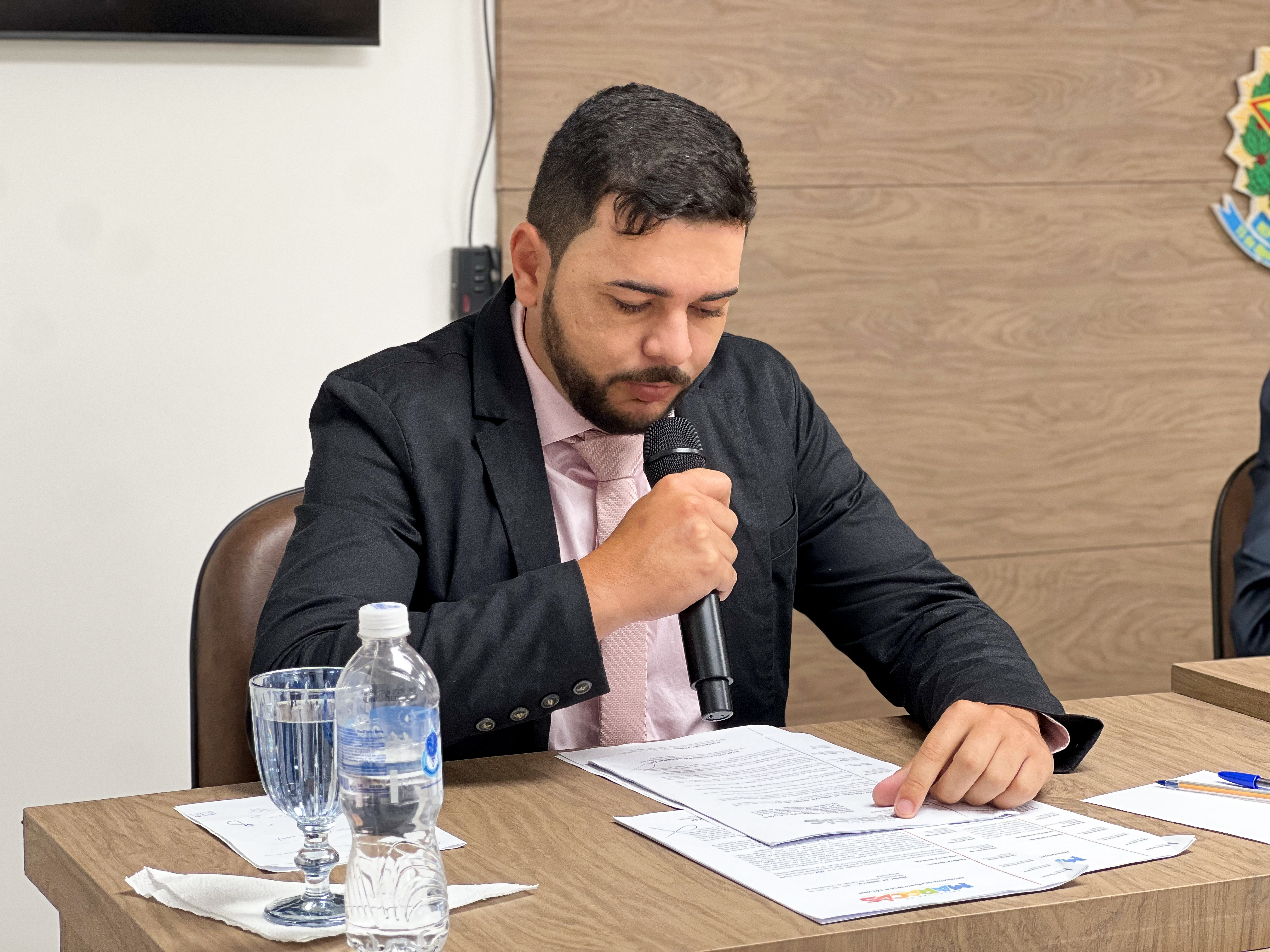 Vereador Heraldo Júnior (PSD) indica ao Executivo a reforma da quadra poliesportiva do povoado de Pé de Serra, com a inclusão de cobertura e melhorias no sistema de iluminação