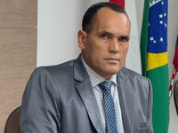 Vereador Jonas Amorim (Republicanos) indica ao Executivo medidas para a limpeza, saúde e segurança: Retirada de lixo em áreas do Loteamento São Miguel e aquisição de roçadeira hidráulica para roçagem de áreas públicas e margens de estradas