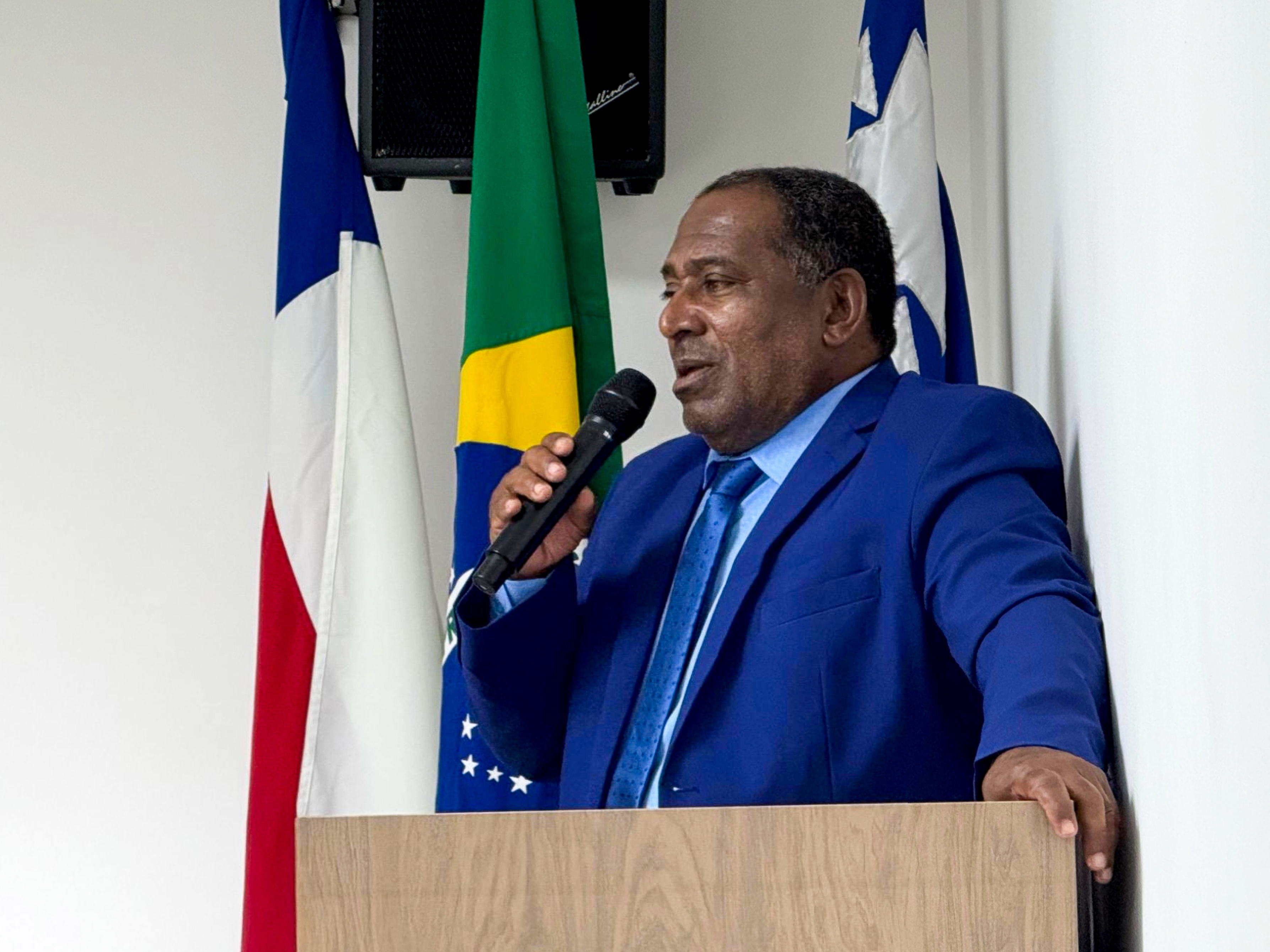 Vereador Marcos de Clóvis (PT) indica ao Executivo a requalificação da Praça na rua Ângelo dos Anjos e da Escola Coronel Marcionílio Souza