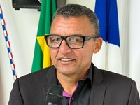 Vereador Ronaldo de Porto Alegre indica ao Executivo a construção de vestiários com banheiros no campo de futebol da Pindobeira