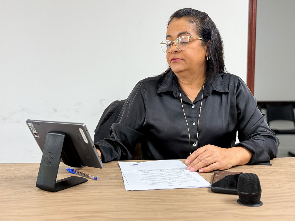 Vereadora Noelia de Damião indica ao Executivo a contratação de profissional Intérprete e Tradutor de Libras para atendimento às pessoas surdas e mudas em Maracás