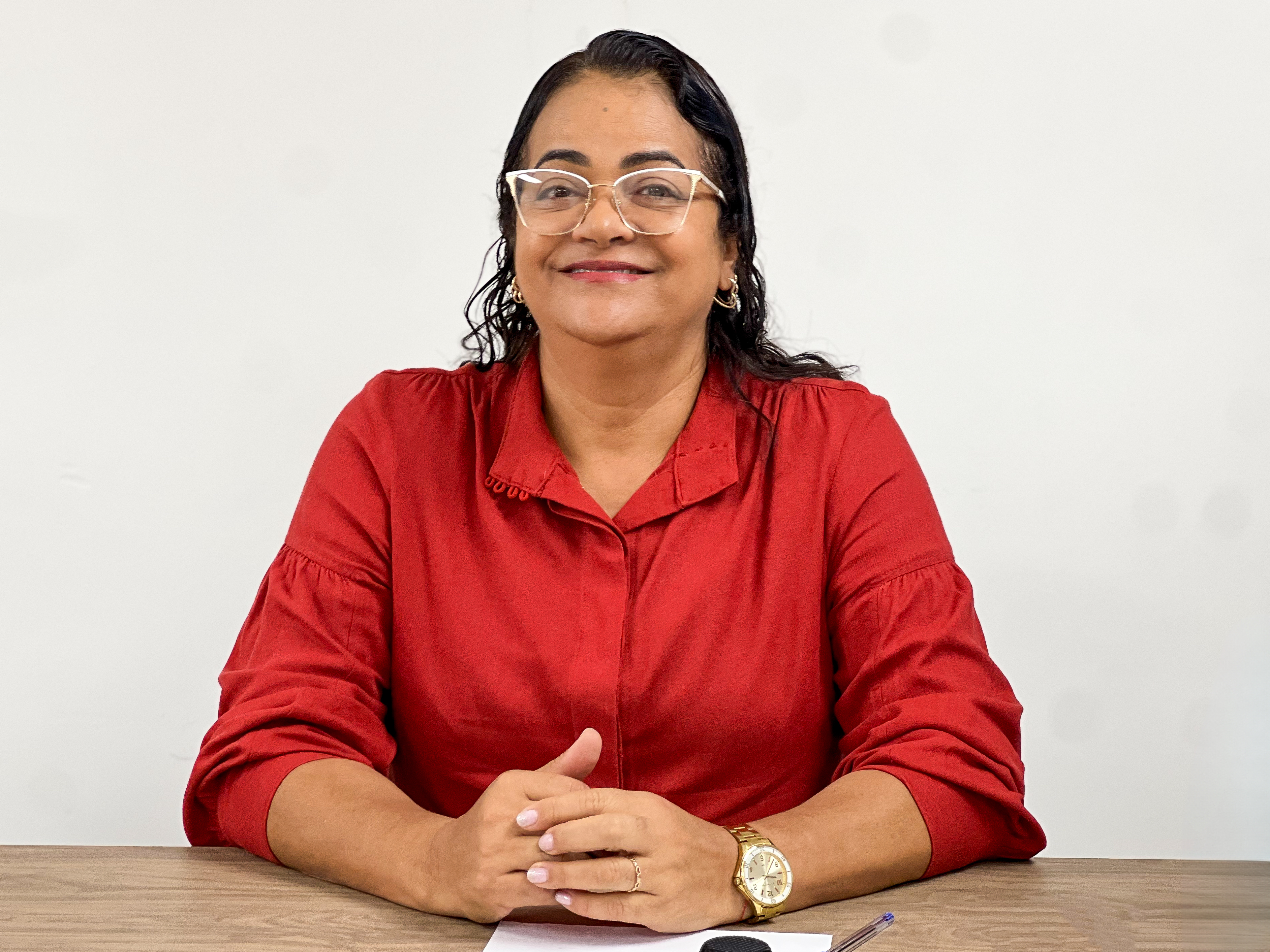 Vereadora Noelia de Damião (PCdoB) indica ao Executivo melhorias para o social: Uma cobertura na área externa e um corrimão no Hospital Álvaro Bezerra. Um Centro de Convivência Infantil no bairro Irmã Dulce