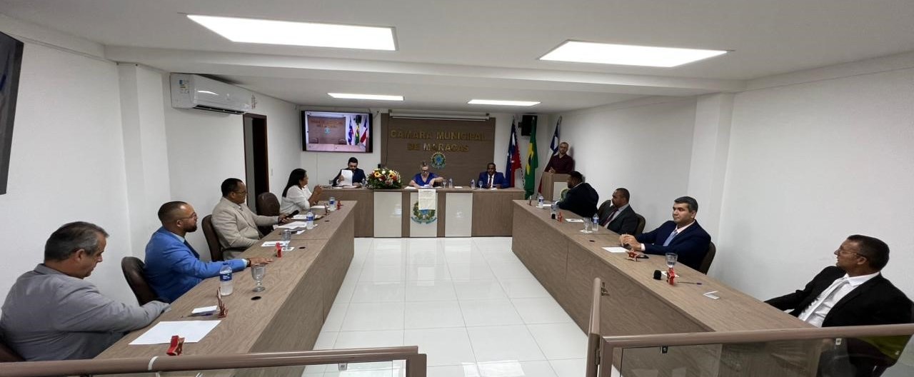 Vereadores de Maracás são empossados para o mandato 2025/2028. Mesa Diretora da Câmara para o biênio 2025/2026 também é composta	